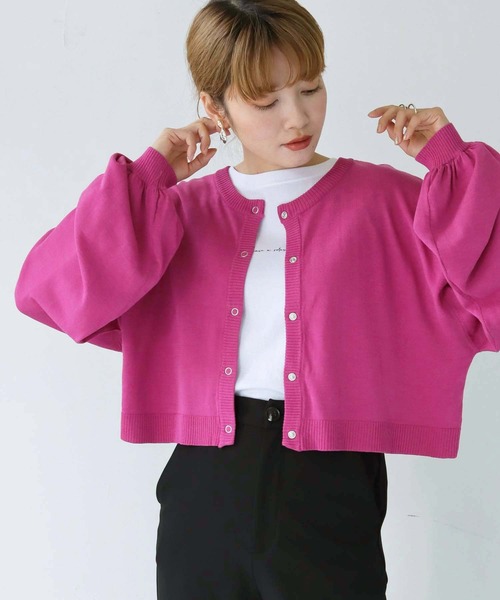 HER CLOSET(ハークローゼット)の「【shemoshelly】WEB限定スムースタッチボリュームスリーブショート丈ニットカーディガン(カーディガン/ボレロ・レディース・グリーン/ホワイト/ロイヤルブルー/チェリーピンク/ブラック・M)」の1枚目の写真