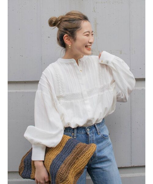 Ungrid(アングリッド)の「コットンタックボリュームブラウス(シャツ/ブラウス・レディース・ブラック/オフホワイト/オレンジ・FREE)」の4枚目の写真