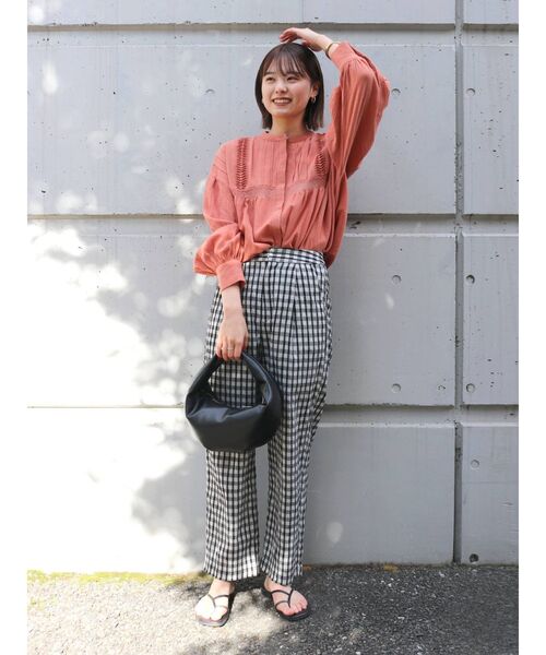 Ungrid(アングリッド)の「コットンタックボリュームブラウス(シャツ/ブラウス・レディース・ブラック/オフホワイト/オレンジ・FREE)」の10枚目の写真