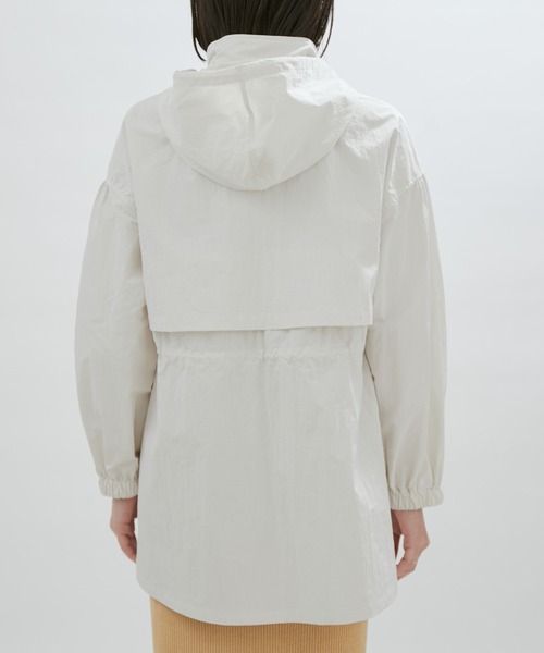 SALON adam et rope'（サロン アダム エ ロペ）の「【グレーWEB限定カラー】【手洗い可能・軽量]リップストップフードブルゾン/マウンテンパーカー（マウンテンパーカー・レディース・オフホワイト/オリーブ/ブルー系その他6/チャコールグレー・FREE）」の19枚目の写真