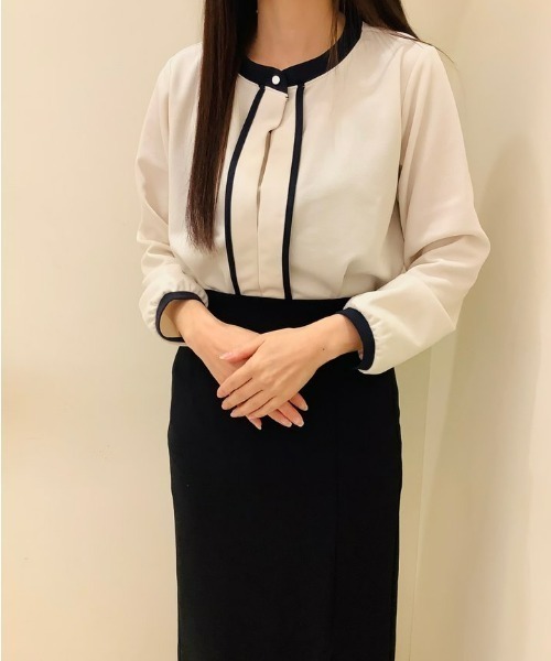 TOKYO SHIRTS（トウキョウシャツ）の「配色バンドカラー 長袖ブラウス（シャツ/ブラウス・レディース・ネイビー/ベージュ/サックスブルー/オフホワイト・M/L）」の6枚目の写真