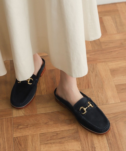 REMME(レメ)の「『別注』REMME×DOORS モカシンスリッパ(その他シューズ・レディース・ネイビー/ベージュ・37/38/36)」の1枚目の写真