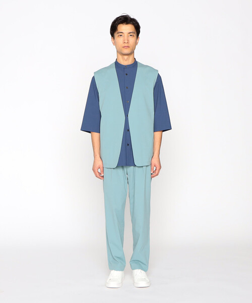 COMME CA ISM（コムサイズム）の「ウォッシャブル イージーケア 軽量 ラペルレス ジレ（ベスト・メンズ・ブラック/グリーン系その他・MEDIUM/LARGE）」の16枚目の写真