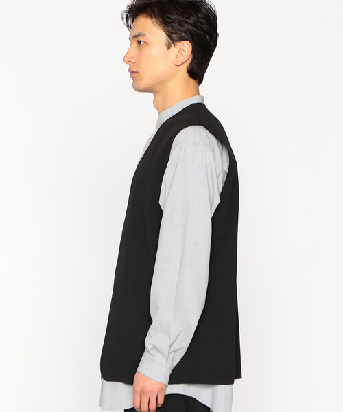 COMME CA ISM（コムサイズム）の「ウォッシャブル イージーケア 軽量 ラペルレス ジレ（ベスト・メンズ・ブラック/グリーン系その他・MEDIUM/LARGE）」の5枚目の写真