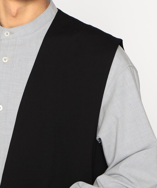 COMME CA ISM（コムサイズム）の「ウォッシャブル イージーケア 軽量 ラペルレス ジレ（ベスト・メンズ・ブラック/グリーン系その他・MEDIUM/LARGE）」の8枚目の写真