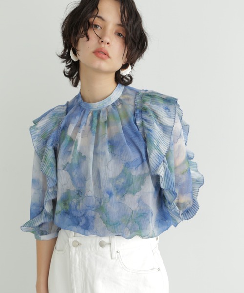 JILL STUART(ジルスチュアート)の「◆ブラーリングフラワープリントブラウス(シャツ/ブラウス・レディース・ピンク/ブルー・SMALL/MEDIUM)」の2枚目の写真
