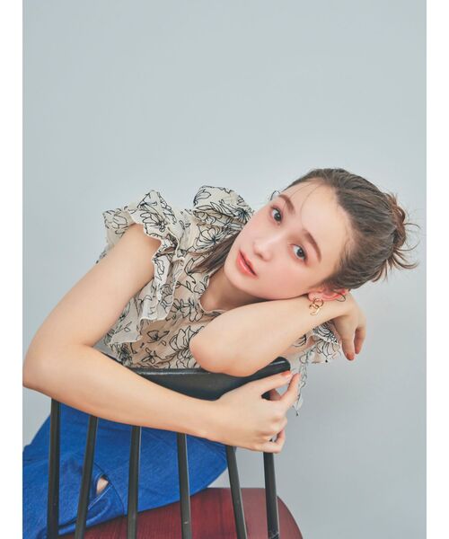 dazzlin(ダズリン)の「フロッキーフリルフラワーブラウス(シャツ/ブラウス・レディース・オフホワイト/ブラウン・FREE)」の6枚目の写真