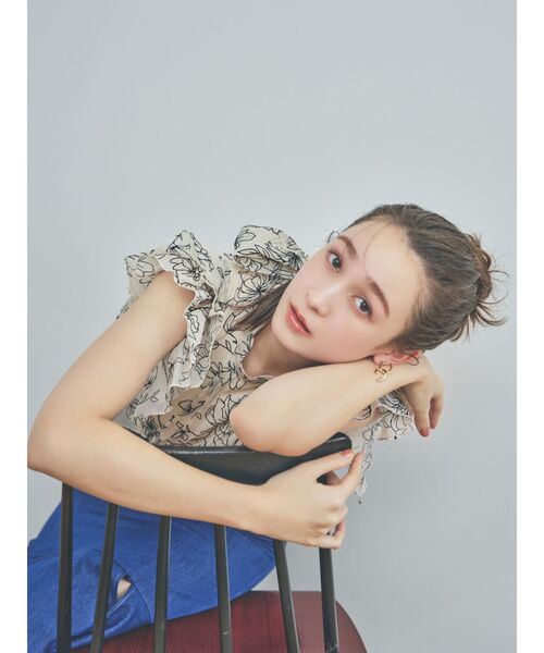 dazzlin(ダズリン)の「フロッキーフリルフラワーブラウス(シャツ/ブラウス・レディース・オフホワイト/ブラウン・FREE)」の13枚目の写真