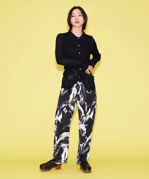 FOREVER 21（フォーエバー トゥエンティーワン）の「【MODE】マーブル柄パンツ（その他パンツ・レディース・ブラック/ホワイト・SMALL/MEDIUM）」の5枚目の写真