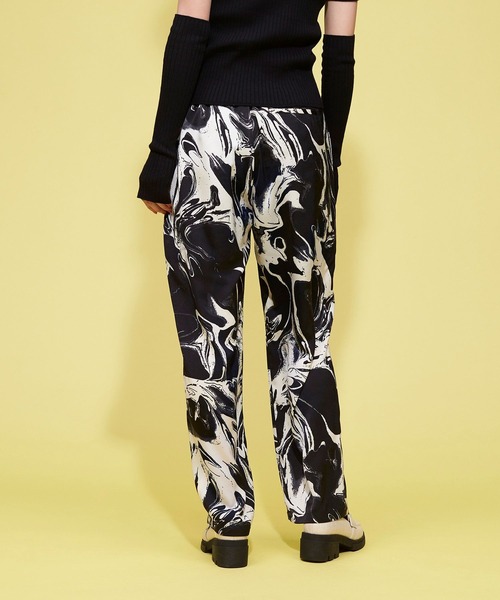 FOREVER 21（フォーエバー トゥエンティーワン）の「【MODE】マーブル柄パンツ（その他パンツ・レディース・ブラック/ホワイト・SMALL/MEDIUM）」の22枚目の写真