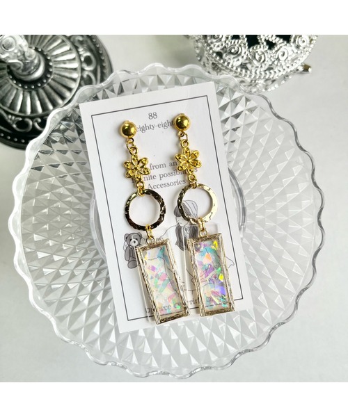 tone(トーン)の「【88eighty-eight】キラキラクリアフラワーゴールドピアス(MA)(ピアス(両耳用)・レディース・イエロー/クリア・FREE)」の2枚目の写真