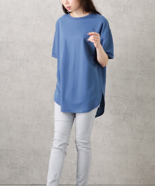 NAVY(ネイビー)の「SARARI 冷感ラウンドチュニックTシャツ(Tシャツ/カットソー・レディース・ライトベージュ/グレイッシュベージュ/ブラック/ブルー・フリー)」の5枚目の写真