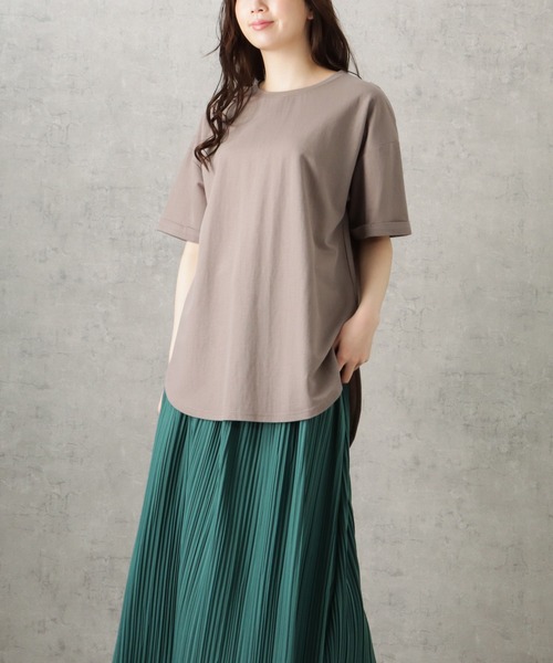 NAVY(ネイビー)の「SARARI 冷感ラウンドチュニックTシャツ(Tシャツ/カットソー・レディース・ライトベージュ/グレイッシュベージュ/ブラック/ブルー・フリー)」の8枚目の写真