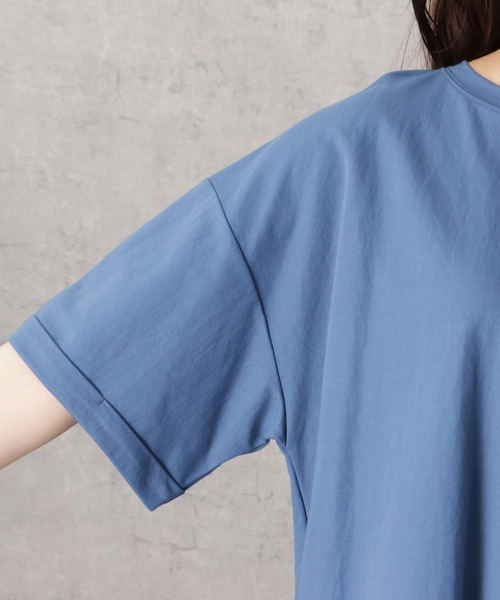 NAVY(ネイビー)の「SARARI 冷感ラウンドチュニックTシャツ(Tシャツ/カットソー・レディース・ライトベージュ/グレイッシュベージュ/ブラック/ブルー・フリー)」の13枚目の写真