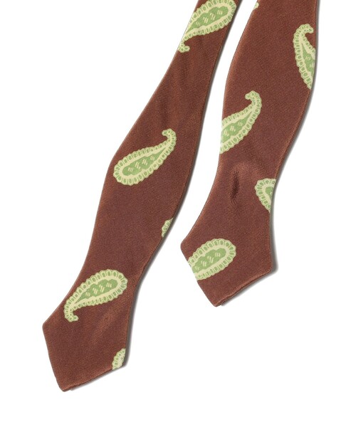 BEAMS PLUS（ビームスプラス）の「BEAMS PLUS / プリントペイズリー ボウタイ（ネクタイ・メンズ・ブラウン/レッド/ネイビー・ONE SIZE）」の4枚目の写真