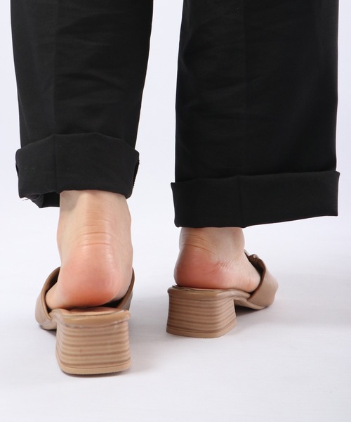 &soiree(アンドソワレ)の「&soiree ギャザーチャンキーヒールサンダル(サンダル・レディース・ベージュ・M/S/L)」の10枚目の写真