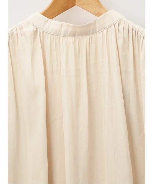 m.f.editorial(エムエフエディトリアル)の「m.f.エディトリアル レディース ハイブリッド プチハイネック半袖プルオーバー(Tシャツ/カットソー・レディース・ホワイト/ブラック/ベージュ/サックスブルー・MEDIUM/LARGE)」の15枚目の写真