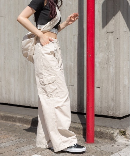 SpRay（スプレイ）の「ツィルカーゴワイドパンツ（カーゴパンツ・レディース・ブラック/カーキ/オフホワイト/アイボリー・MEDIUM/SMALL）」の11枚目の写真