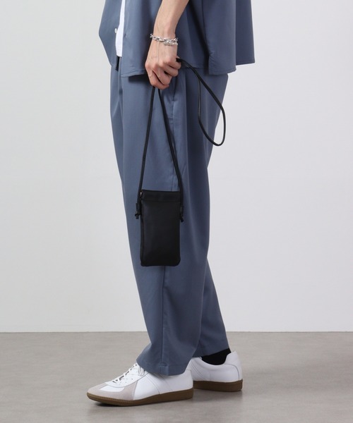 propellerheads（プロペラヘッズ）の「propellerheads 合成皮革ばね口スマホポーチ（ショルダーバッグ・レディース・ブルー/オフホワイト/ブラック/ベージュ/イエロー・FREE）」の20枚目の写真