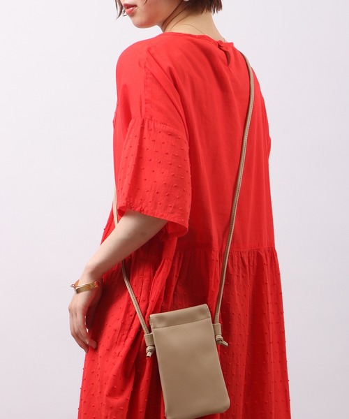 propellerheads（プロペラヘッズ）の「propellerheads 合成皮革ばね口スマホポーチ（ショルダーバッグ・レディース・ブルー/オフホワイト/ブラック/ベージュ/イエロー・FREE）」の8枚目の写真