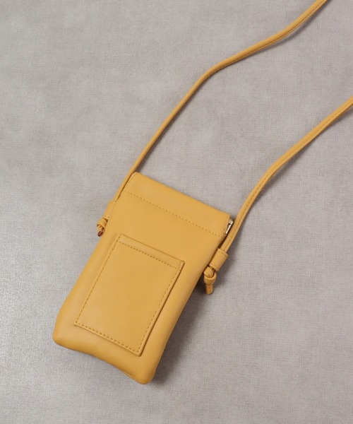 propellerheads（プロペラヘッズ）の「propellerheads 合成皮革ばね口スマホポーチ（ショルダーバッグ・レディース・ブルー/オフホワイト/ブラック/ベージュ/イエロー・FREE）」の10枚目の写真