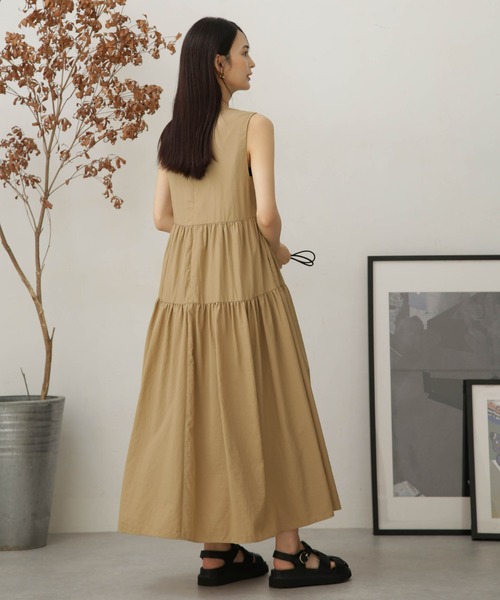 NANO universe（ナノユニバース）の「ノースリーブティアード