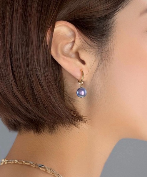 tone（トーン）の「【As】【アレルギー対応】ゆらゆら　小ぶりフープ　イヤリング（サージカルステンレス）(MA)（イヤリング・レディース・シルバー/ゴールド/シルバー系2/ゴールド系2/ブルー/ベージュ/グレー/ホワイト/ピンク/グレー系その他2/ブルー系2/グリーン/パープル/ピンク系2/ピンク系3・FREE）」の8枚目の写真