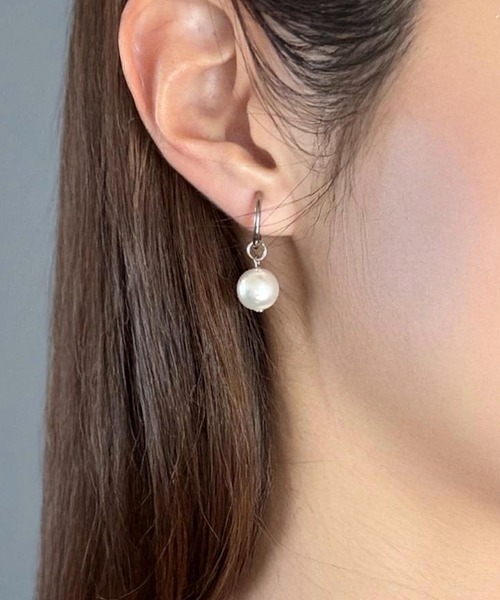 tone（トーン）の「【As】【アレルギー対応】ゆらゆら　小ぶりフープ　イヤリング（サージカルステンレス）(MA)（イヤリング・レディース・シルバー/ゴールド/シルバー系2/ゴールド系2/ブルー/ベージュ/グレー/ホワイト/ピンク/グレー系その他2/ブルー系2/グリーン/パープル/ピンク系2/ピンク系3・FREE）」の16枚目の写真