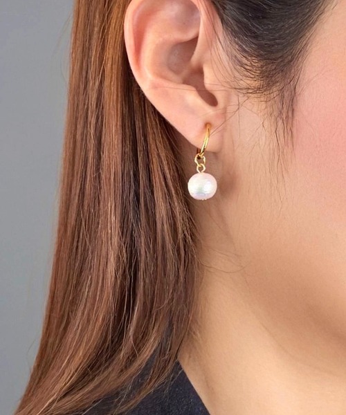 tone（トーン）の「【As】【アレルギー対応】ゆらゆら　小ぶりフープ　イヤリング（サージカルステンレス）(MA)（イヤリング・レディース・シルバー/ゴールド/シルバー系2/ゴールド系2/ブルー/ベージュ/グレー/ホワイト/ピンク/グレー系その他2/ブルー系2/グリーン/パープル/ピンク系2/ピンク系3・FREE）」の17枚目の写真