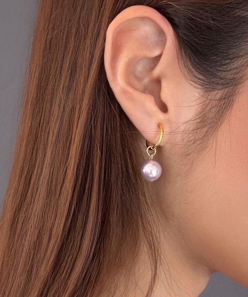 tone（トーン）の「【As】【アレルギー対応】ゆらゆら　小ぶりフープ　イヤリング（サージカルステンレス）(MA)（イヤリング・レディース・シルバー/ゴールド/シルバー系2/ゴールド系2/ブルー/ベージュ/グレー/ホワイト/ピンク/グレー系その他2/ブルー系2/グリーン/パープル/ピンク系2/ピンク系3・FREE）」の22枚目の写真