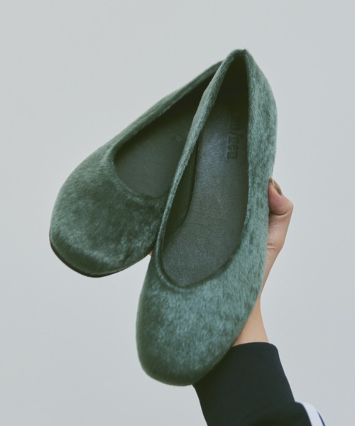 un/neu（アンノイ）の「ハラコラウンドパンプス / フラットシューズ（パンプス・レディース・グリーン/レッド/ブラック・L/M/S）」の3枚目の写真