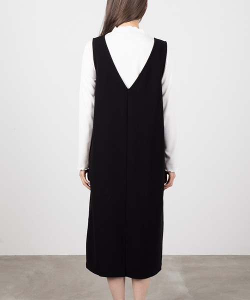 NAVY（ネイビー）の「時短アンサンブル ジャンパースカート+ハイネック長袖Tシャツ セット（ジャンパースカート・レディース・ブラウン/ネイビー/ブラック・L/M）」の8枚目の写真