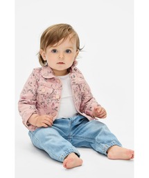 GAP（ギャップ）の「Gap × Loveshackfancy ウォッシュウェル フローラル アイコンデニムジャケット (ベビー)（その他アウター・キッズ）」