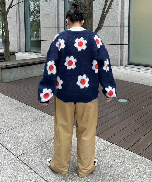 kutir(クティール)の「タックチノワイドパンツ(チノパンツ・レディース・カーキ/ブラック/ベージュ・LARGE/SMALL/MEDIUM)」の9枚目の写真