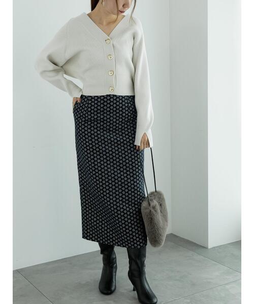 Te chichi(テチチ)の「【大人の洗練カラーニット】衿裏配色Vネックドルマンカーディガン(カーディガン/ボレロ・レディース・ブラック/ピンク/オフホワイト/グレー・F)」の11枚目の写真