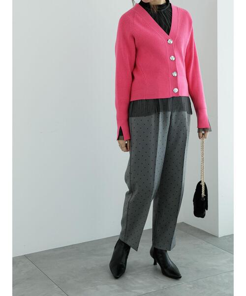 Te chichi(テチチ)の「【大人の洗練カラーニット】衿裏配色Vネックドルマンカーディガン(カーディガン/ボレロ・レディース・ブラック/ピンク/オフホワイト/グレー・F)」の7枚目の写真