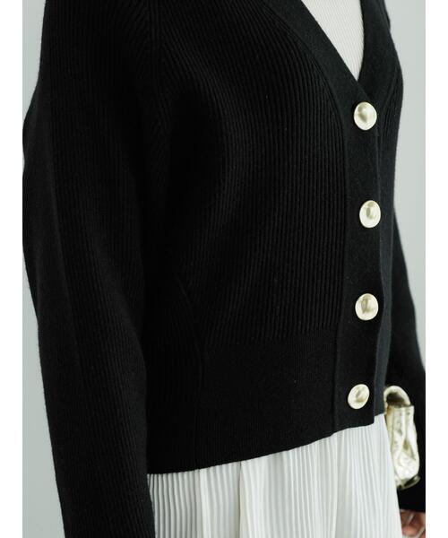 Te chichi(テチチ)の「【大人の洗練カラーニット】衿裏配色Vネックドルマンカーディガン(カーディガン/ボレロ・レディース・ブラック/ピンク/オフホワイト/グレー・F)」の16枚目の写真