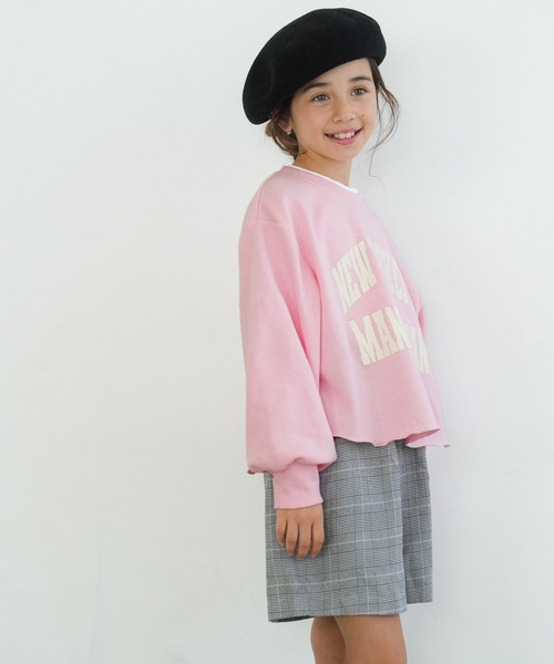 coca（coca）（コカ）の「キッズ　裏毛短丈ロゴトップス（スウェット・キッズ・ホワイト/ライトピンク・110/120/130/140）」の2枚目の写真