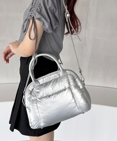 Heather（ヘザー）の「パファーボストンBAG  996731（ボストンバッグ・レディース・オフホワイト/ブラック/シルバー・ONE SIZE）」の3枚目の写真