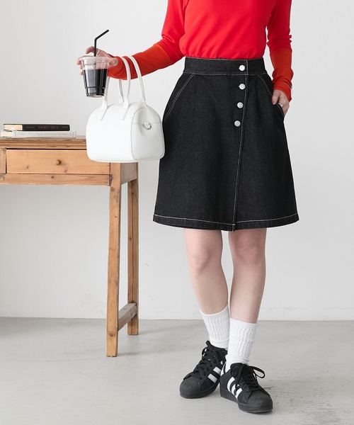 BONLECILL（ボンルシール）の「ラップデザインデニムショートパンツ（デニムパンツ・レディース・ブラック/ブルー系1/ネイビー・L/M）」の2枚目の写真