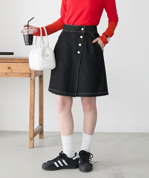 BONLECILL（ボンルシール）の「ラップデザインデニムショートパンツ（デニムパンツ・レディース・ブラック/ブルー系1/ネイビー・L/M）」の4枚目の写真