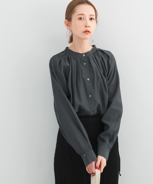 URBAN RESEARCH ROSSO WOMEN（アーバンリサーチ　ロッソ）の「ランダムタックセミシアーブラウス（シャツ/ブラウス・レディース・ライトピンク/チャコールグレー/オフホワイト・FREE）」の16枚目の写真