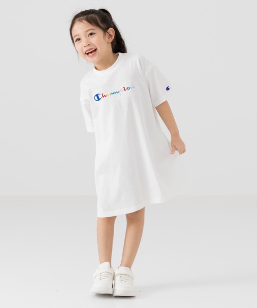 Champion(チャンピオン)の「champion / チャンピオン ロゴ 半袖ワンピース(ワンピース・キッズ・ブラック/ホワイト・120cm/130cm/110cm/100cm)」の2枚目の写真