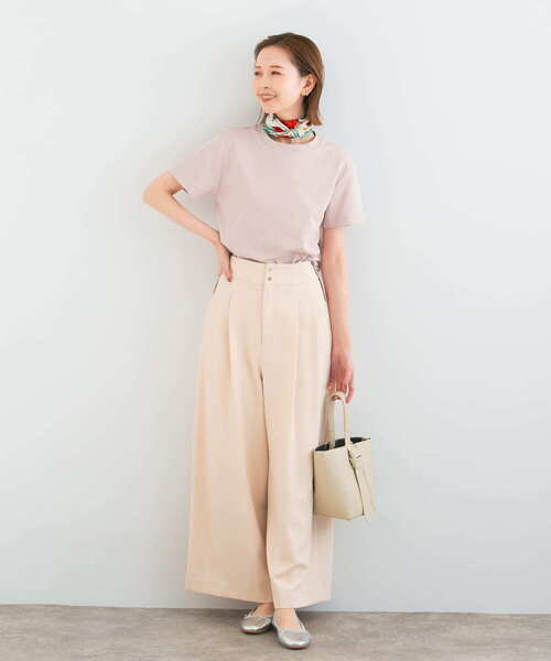 URBAN RESEARCH ROSSO WOMEN（アーバンリサーチ　ロッソ）の「ハイウエストタックワイドパンツ（その他パンツ・レディース・ライトベージュ/チャコールグレー・FREE）」の4枚目の写真