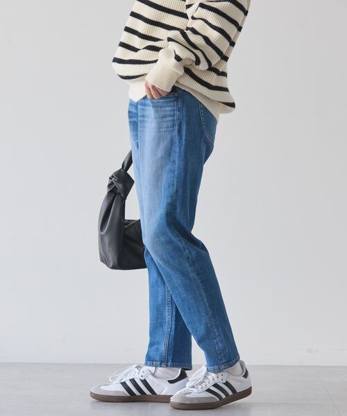 AMERICAN HOLIC(アメリカンホリック)の「【WEB限定】テーパードデニム(-3cm)(デニムパンツ・レディース・ワンウォッシュ/インディゴブルー/ライトインディゴブルー/ブルー系その他・L/XL/XS/S/M)」の10枚目の写真