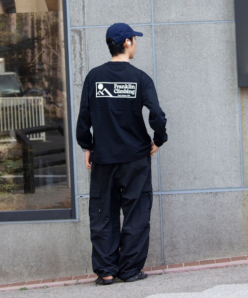 Franklin Climbing(フランクリンクライミング)の「【限定展開】【Franklin Climbing/フランクリンクライミング】グラフィックロンTee(Tシャツ/カットソー・メンズ・グリーン/ブルー/オレンジ/ホワイト/ブラック/グレイッシュベージュ/グレイッシュブルー・M/L)」の14枚目の写真