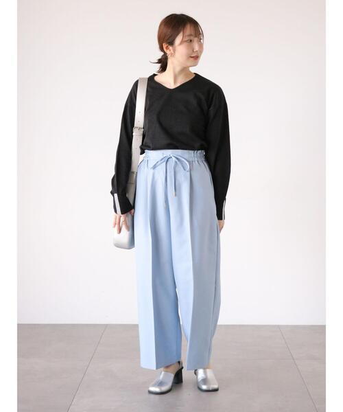 Te chichi TERRASSE（テチチテラス）の「Vネック袖ラメラインニット（ニット/セーター・レディース・ブラック/オフホワイト/イエロー/ブルー・F）」の9枚目の写真