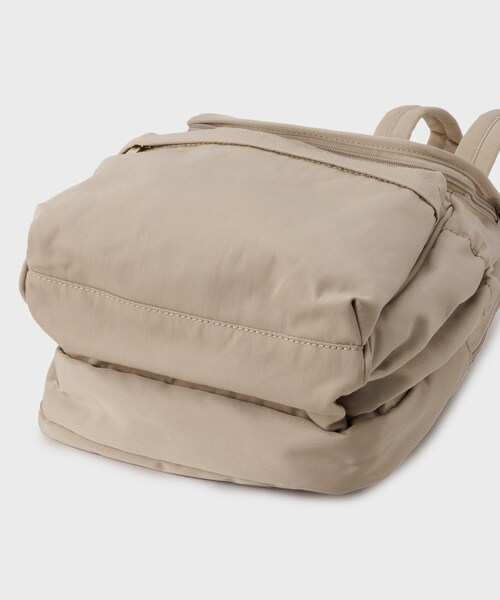 OPAQUE.CLIP（オペークドットクリップ）の「◆【撥水加工】マルチポケットリュック（バックパック/リュック・レディース・ベージュ/ブラック・00）」の7枚目の写真