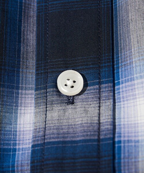 FREAK'S STORE（フリークスストア）の「FREAK’S STORE/フリークスストア ロングスリーブ レギュラーカラー オンブレチェックシャツ/イージーウェア/リラックスフィット（シャツ/ブラウス・メンズ・ブラック/ブルー/チャコール・LARGE/MEDIUM）」の5枚目の写真