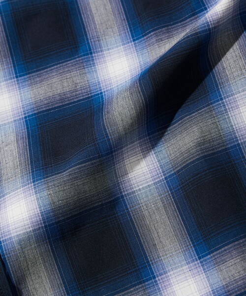 FREAK'S STORE（フリークスストア）の「FREAK’S STORE/フリークスストア ロングスリーブ レギュラーカラー オンブレチェックシャツ/イージーウェア/リラックスフィット（シャツ/ブラウス・メンズ・ブラック/ブルー/チャコール・LARGE/MEDIUM）」の6枚目の写真